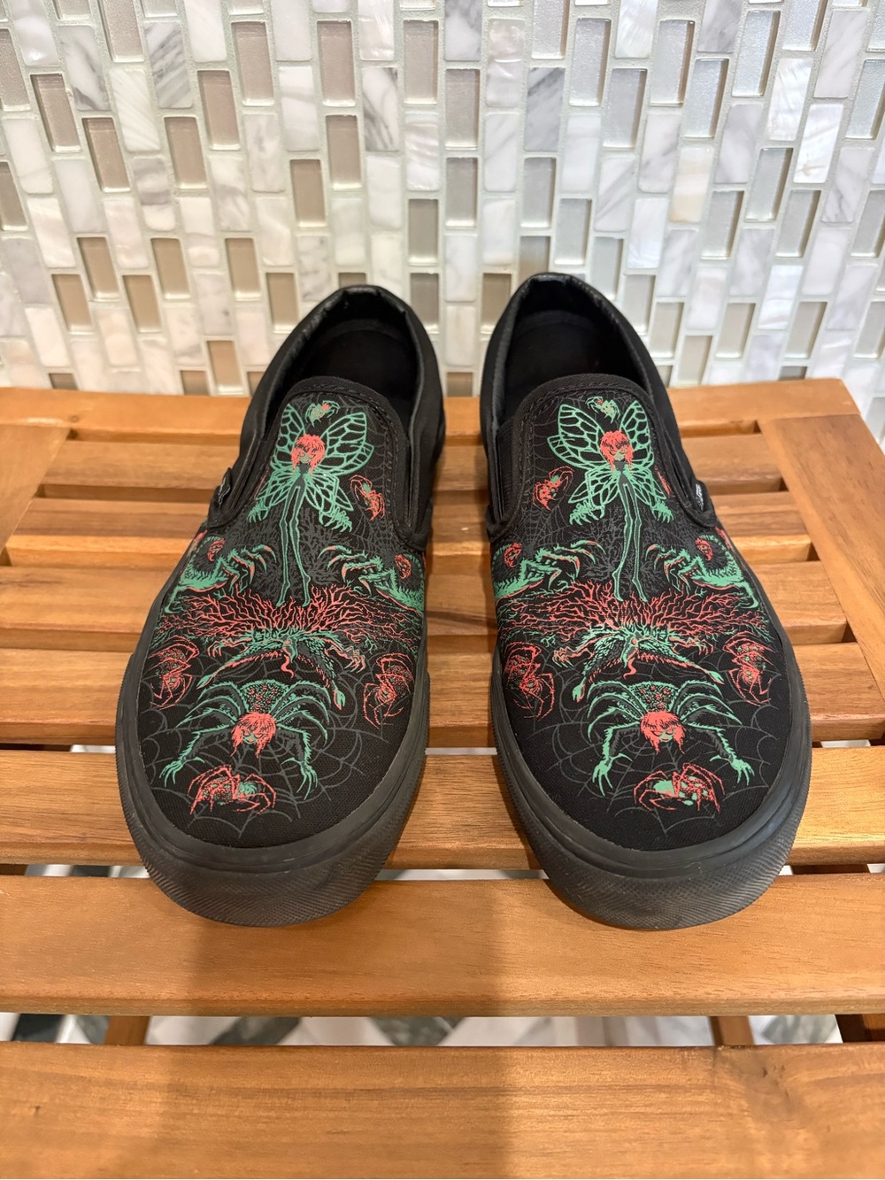 vans Classic limited edition Slip On Spider Design Size 7.5 Men’s Black - Picture 2 of 7